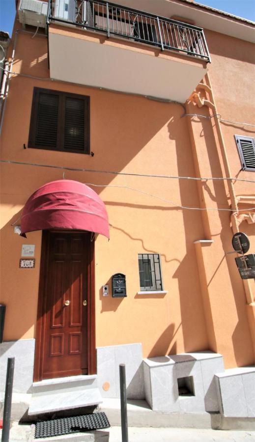 מונריאלה La Rosatea Rooms מראה חיצוני תמונה