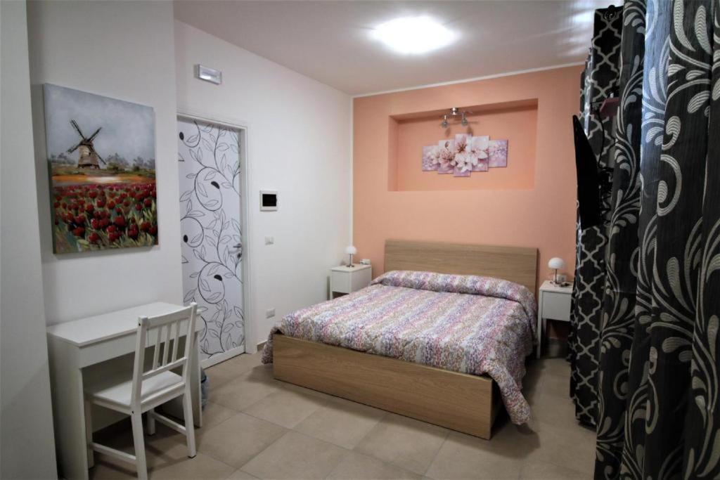 מונריאלה La Rosatea Rooms מראה חיצוני תמונה