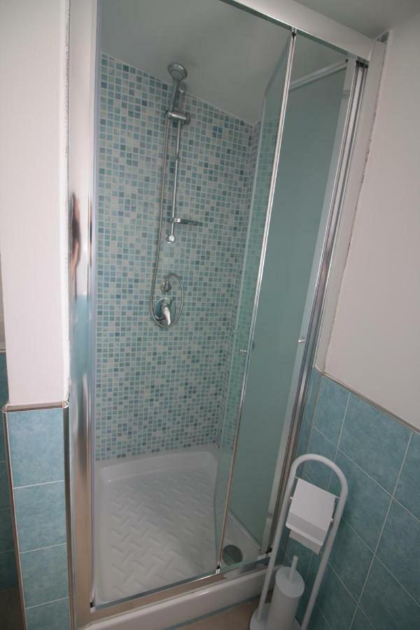 מונריאלה La Rosatea Rooms מראה חיצוני תמונה