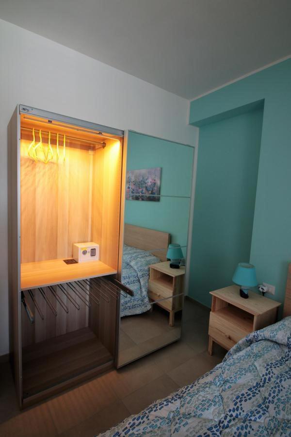 מונריאלה La Rosatea Rooms מראה חיצוני תמונה